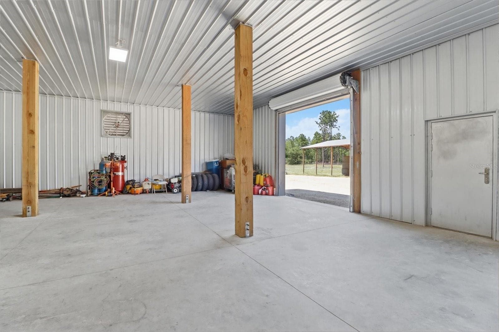 Single Family Residence at 9560 N PARKWOOD AVE, DUNNELLON, photo 33 of 50