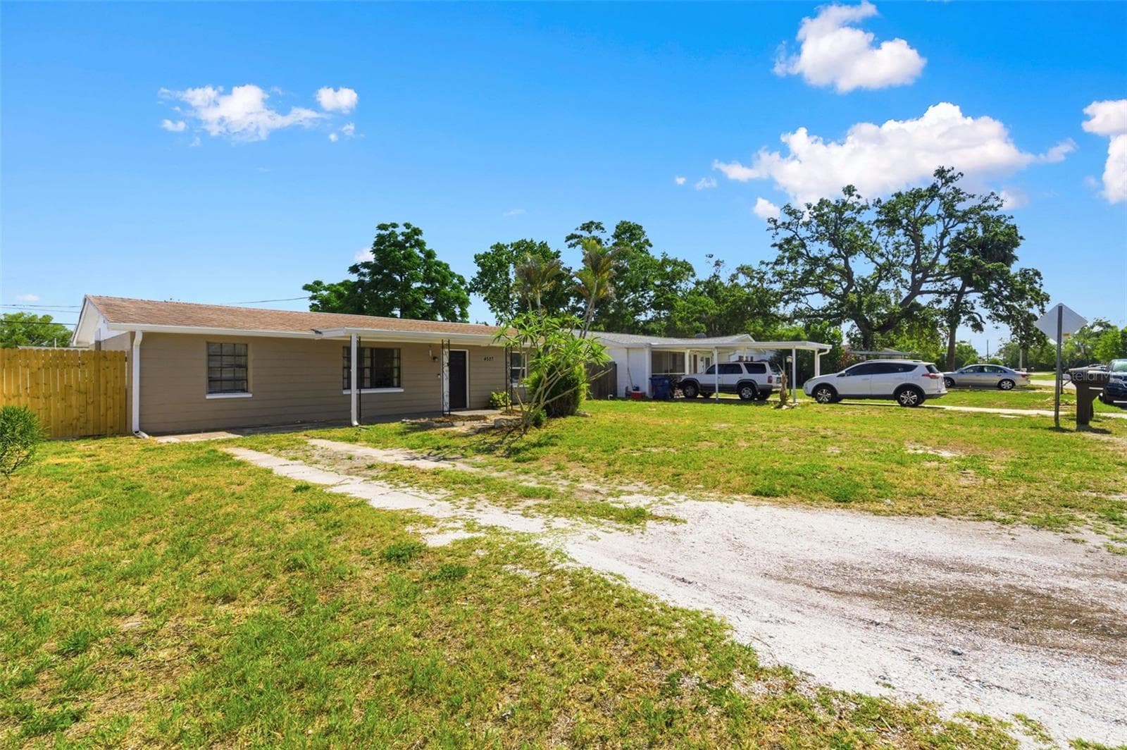 Single Family Residence at 4327 BEACON SQUARE DR, HOLIDAY, photo 2 of 52