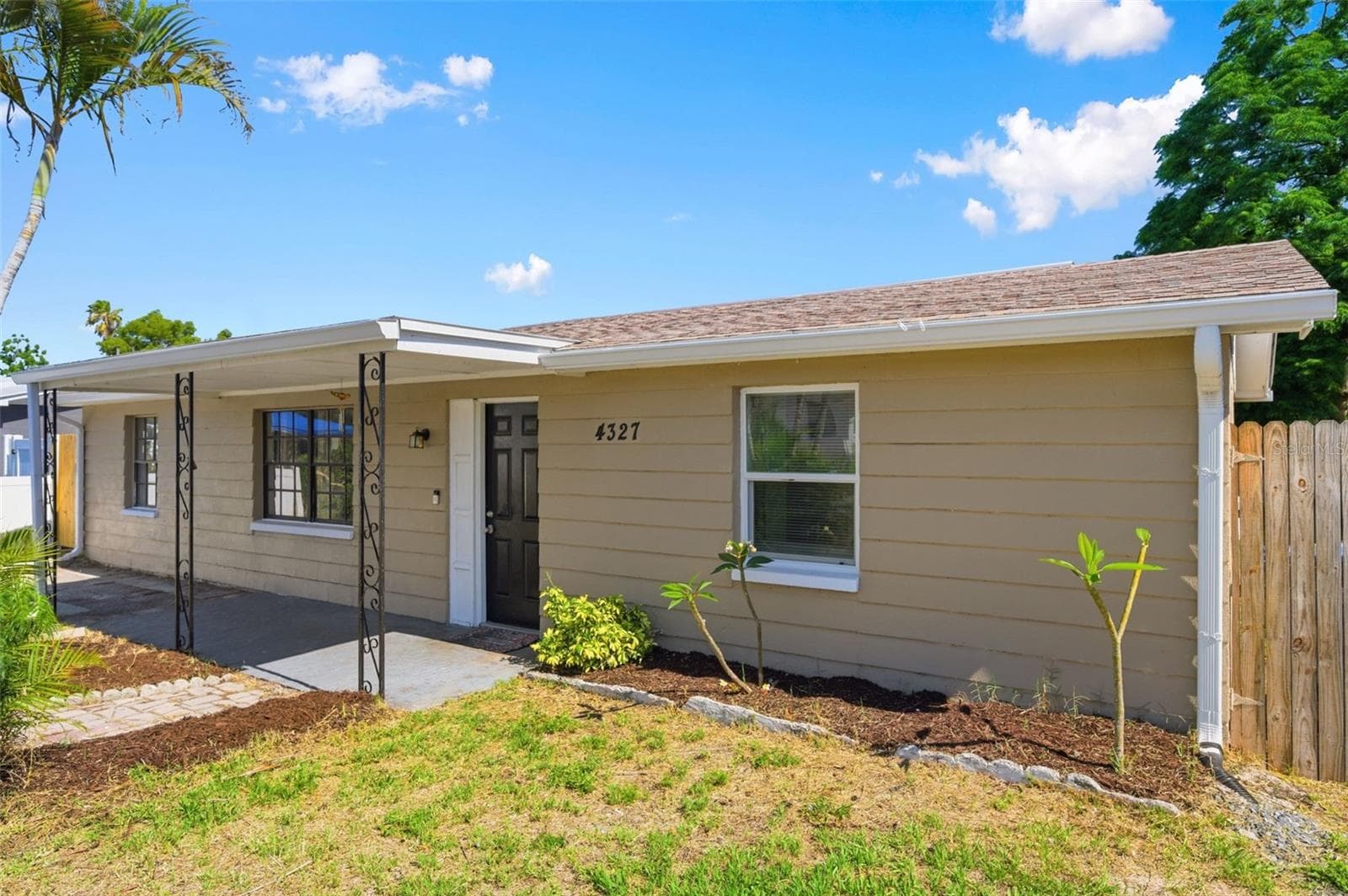Single Family Residence at 4327 BEACON SQUARE DR, HOLIDAY, photo 5 of 52
