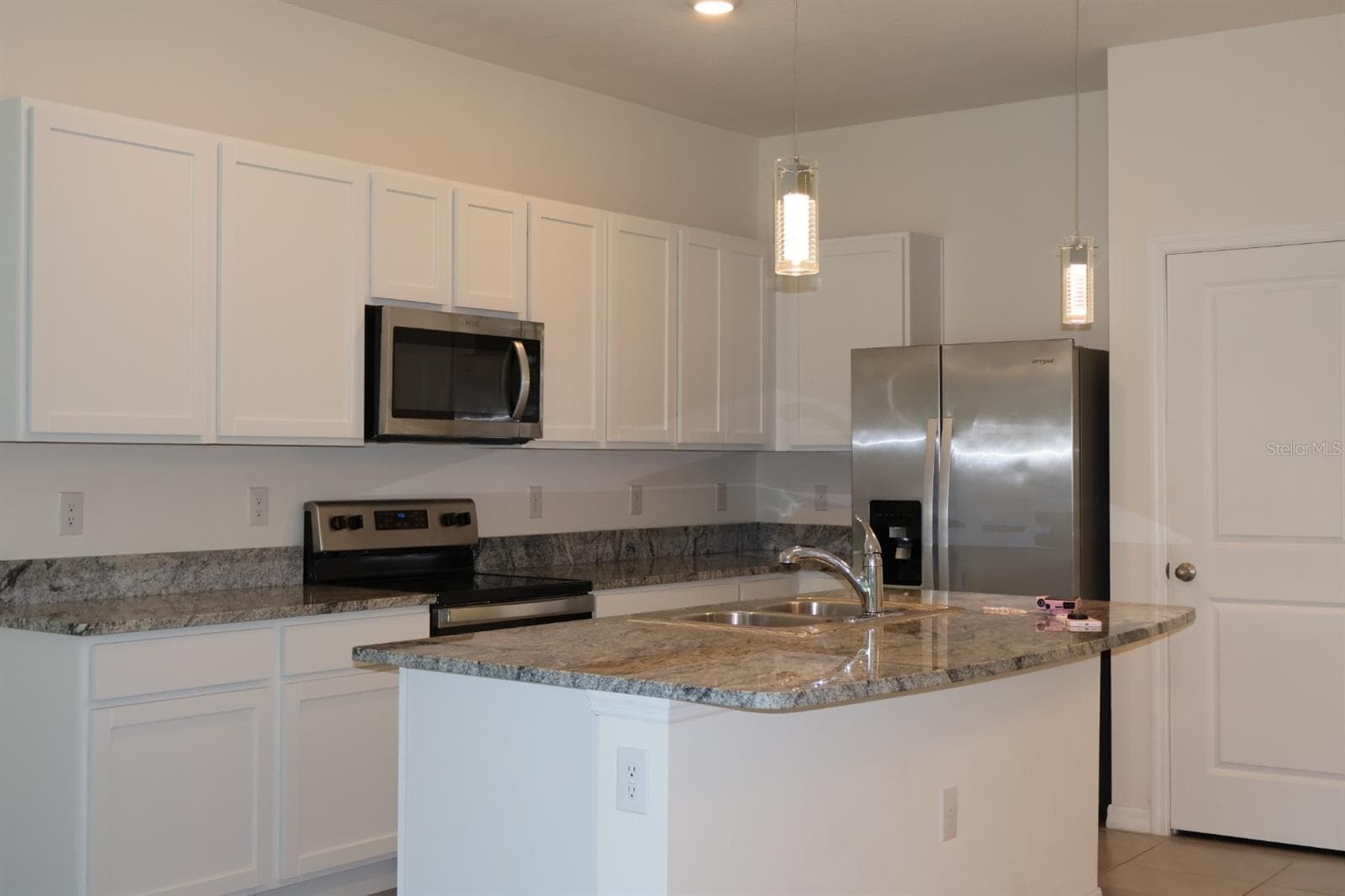 Townhouse at 8748 MILESTONE DR, SARASOTA, photo 3 of 34