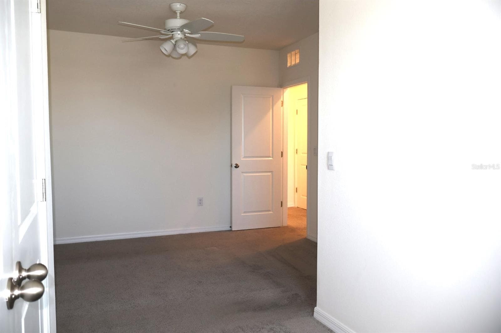 Townhouse at 8748 MILESTONE DR, SARASOTA, photo 10 of 34