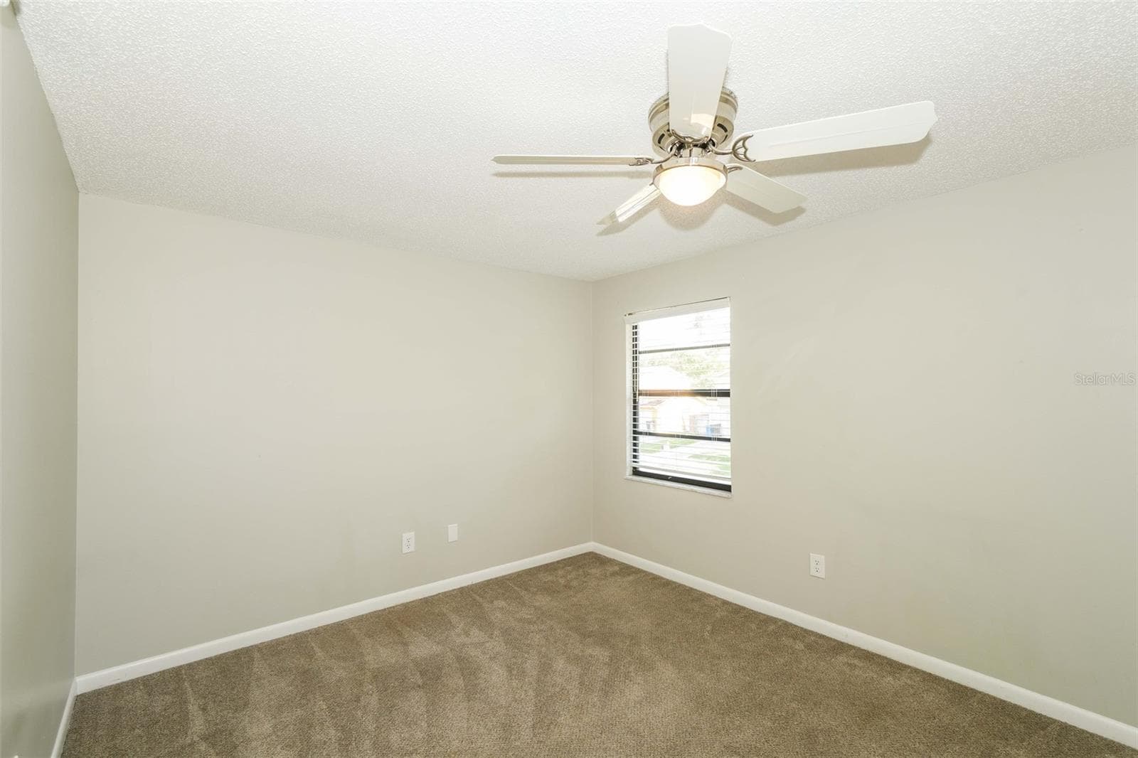 Single Family Residence at 8229 MALVERN CIR, TAMPA, photo 15 of 22