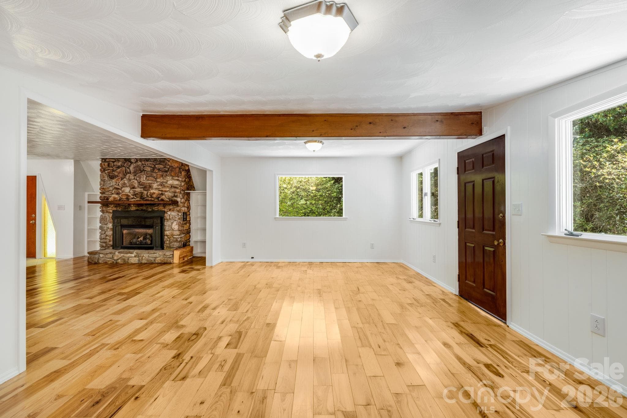Single Family Residence at 45 Echo Hills Drive, Fairview, photo 4 of 26