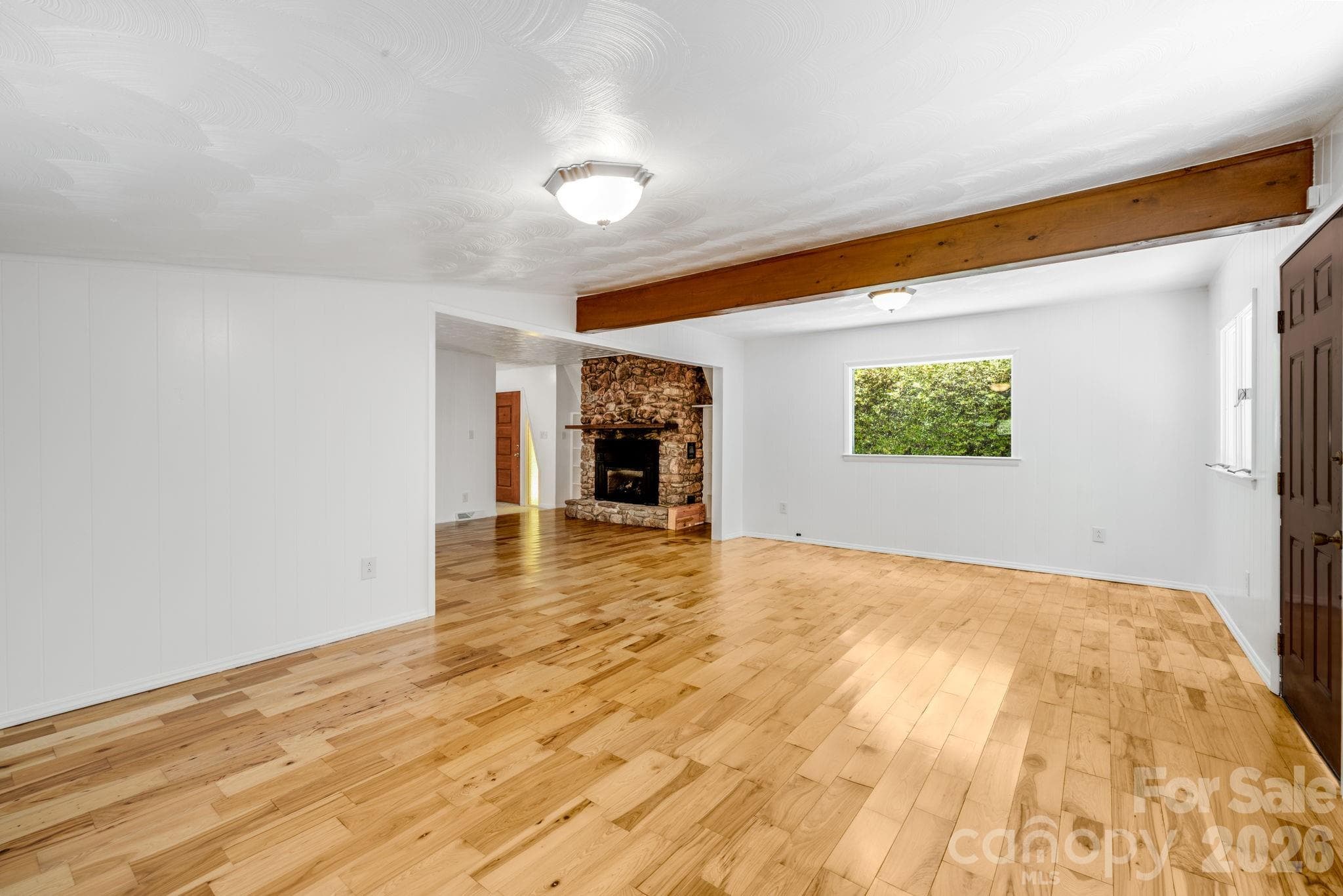 Single Family Residence at 45 Echo Hills Drive, Fairview, photo 5 of 26