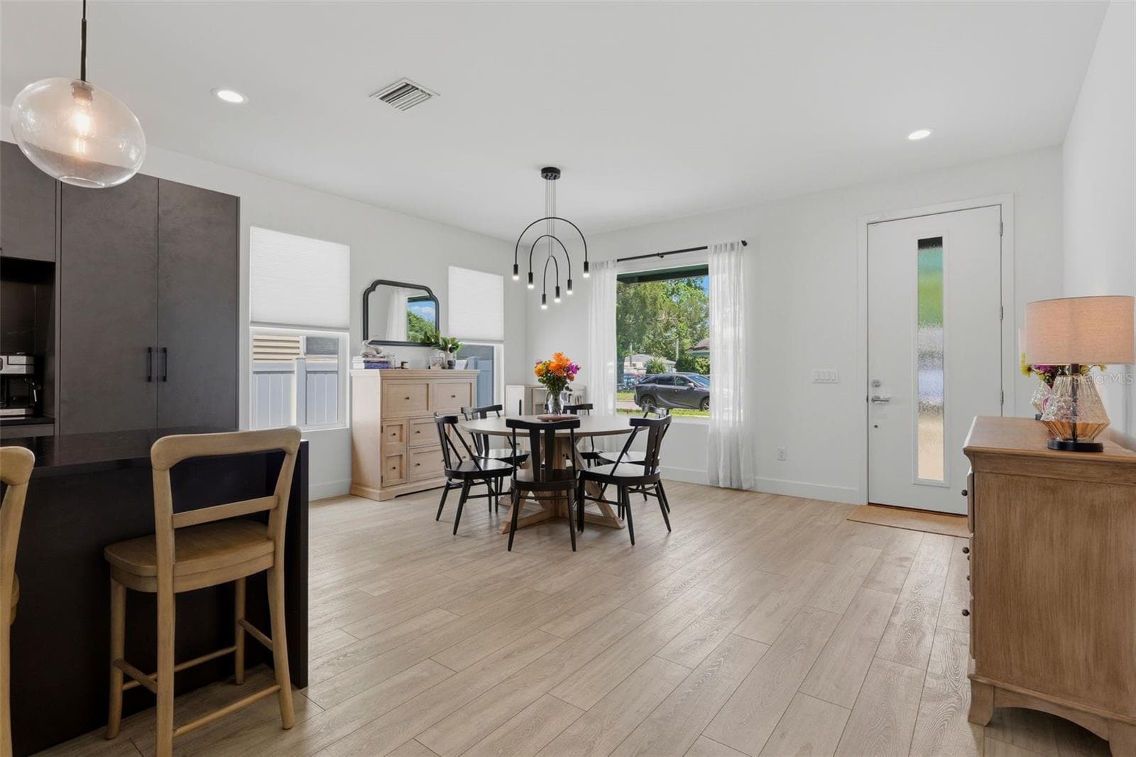 Single Family Residence at 5160 DARTMOUTH AVE N, ST PETERSBURG, photo 6 of 59