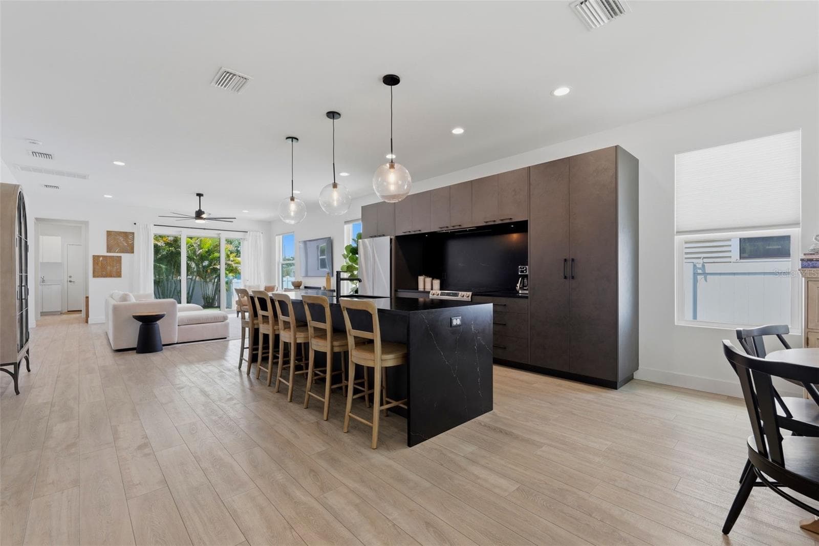 Single Family Residence at 5160 DARTMOUTH AVE N, ST PETERSBURG, photo 9 of 59