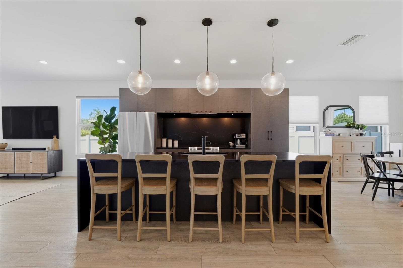 Single Family Residence at 5160 DARTMOUTH AVE N, ST PETERSBURG, photo 10 of 59