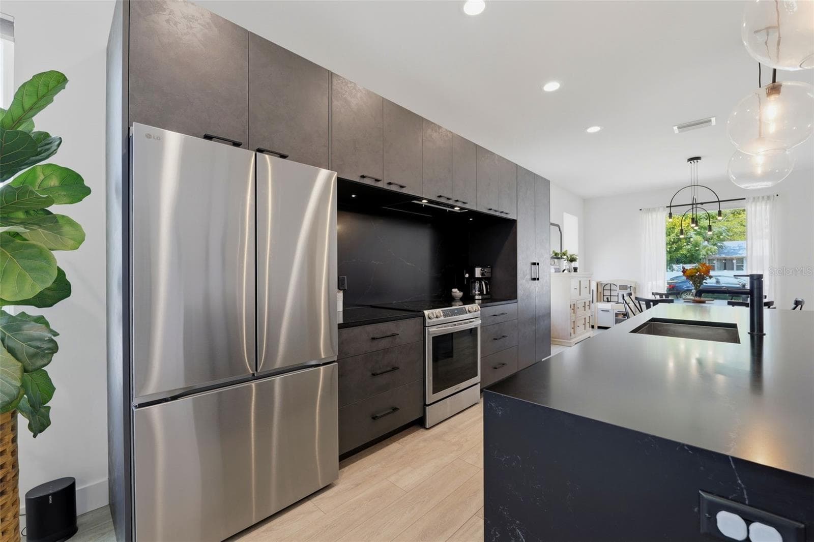 Single Family Residence at 5160 DARTMOUTH AVE N, ST PETERSBURG, photo 13 of 59