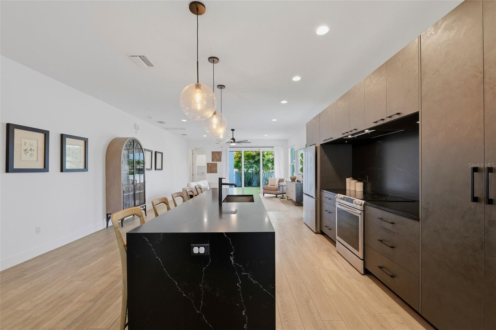 Single Family Residence at 5160 DARTMOUTH AVE N, ST PETERSBURG, photo 14 of 59