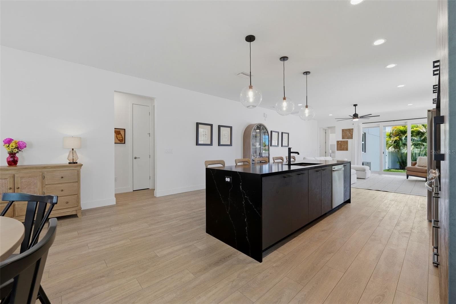 Single Family Residence at 5160 DARTMOUTH AVE N, ST PETERSBURG, photo 15 of 59