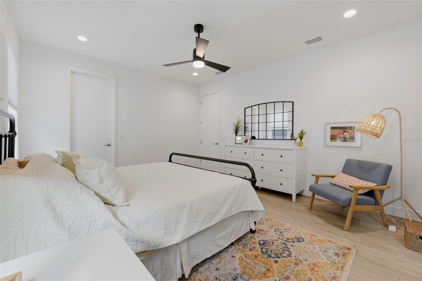 Single Family Residence at 5160 DARTMOUTH AVE N, ST PETERSBURG, photo 28 of 59