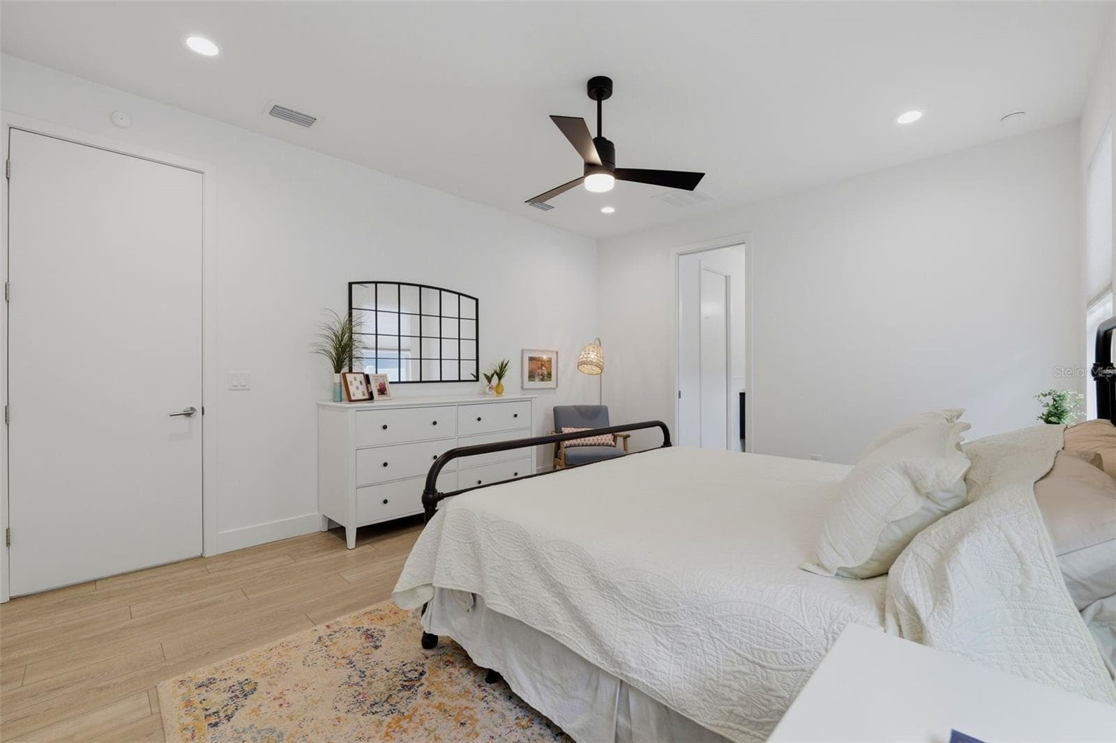 Single Family Residence at 5160 DARTMOUTH AVE N, ST PETERSBURG, photo 29 of 59
