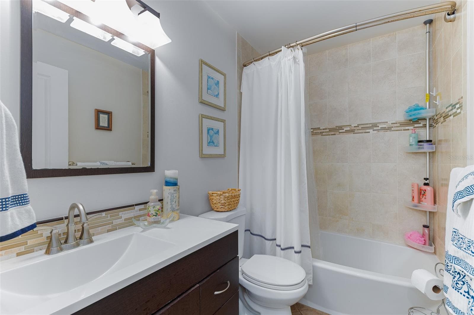 Common Bathroom - 39 WOOD RIDGE DR, OCALA