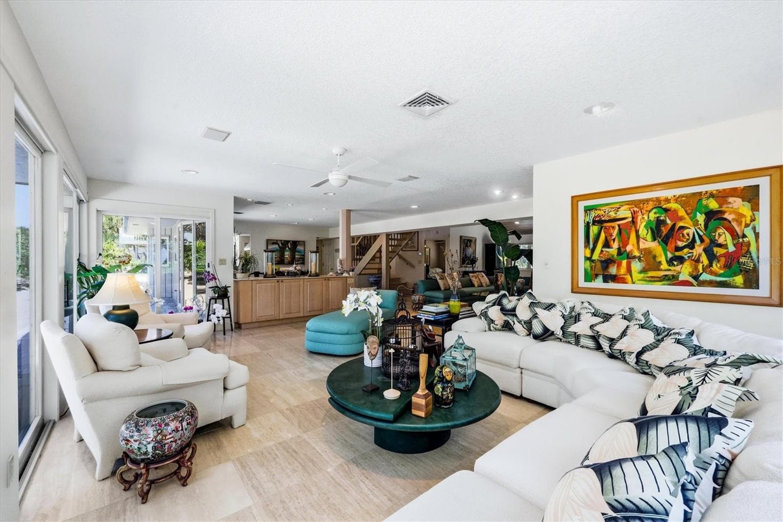 Spacious living-family room is perfect for entertaining - 750 N MANASOTA KEY RD, ENGLEWOOD
