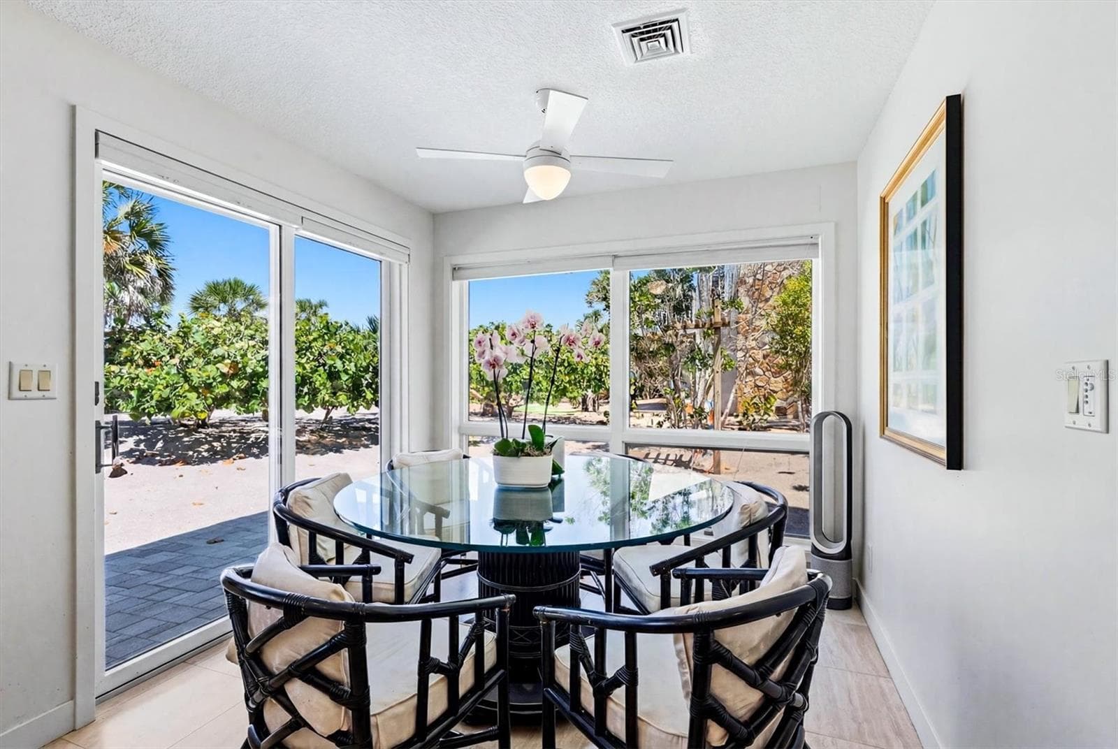 Breakfast Nook - 750 N MANASOTA KEY RD, ENGLEWOOD