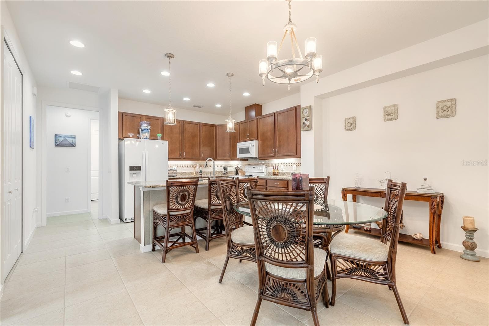 Open floor plan - dining room - 230 SAND BAR LN, DAYTONA BEACH