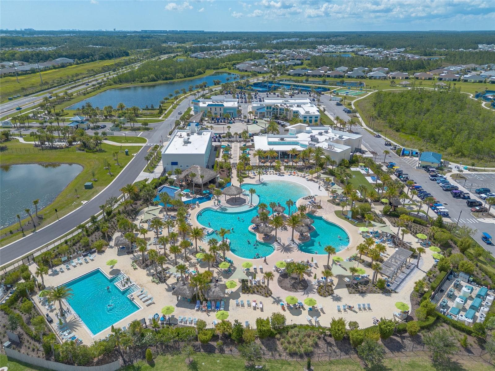 Beach entry, cabanas, tiki huts & lawn games - 230 SAND BAR LN, DAYTONA BEACH