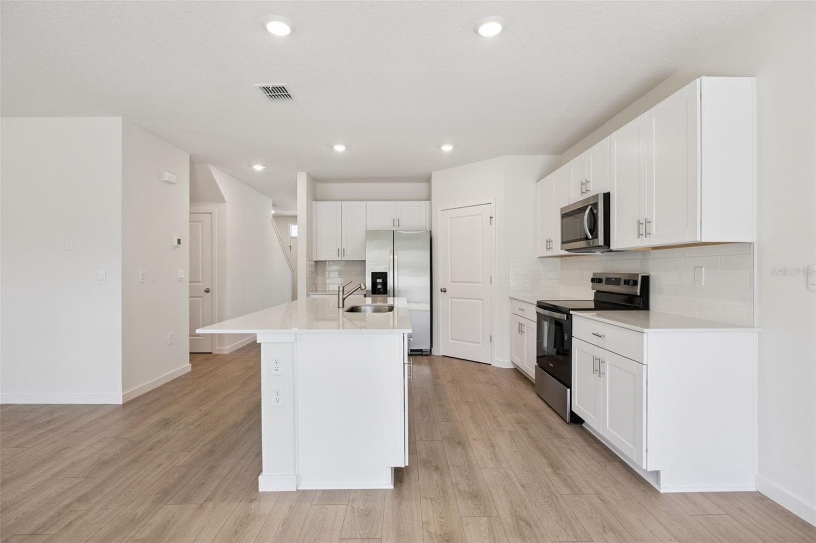 Single Family Residence at 4040 BRADBURY WAY, SANFORD, photo 13 of 37