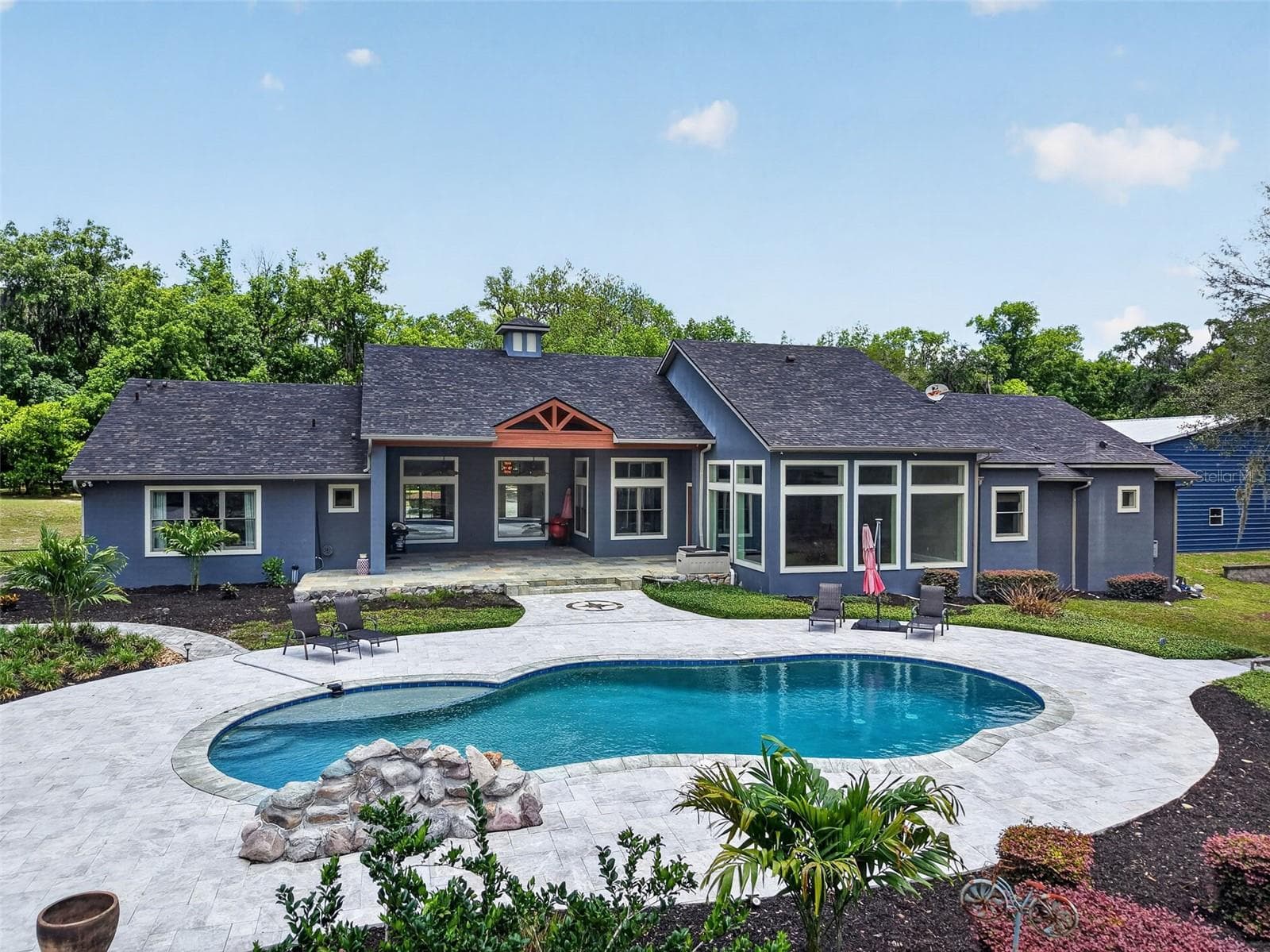 2110 HIGHLAND PARK RD