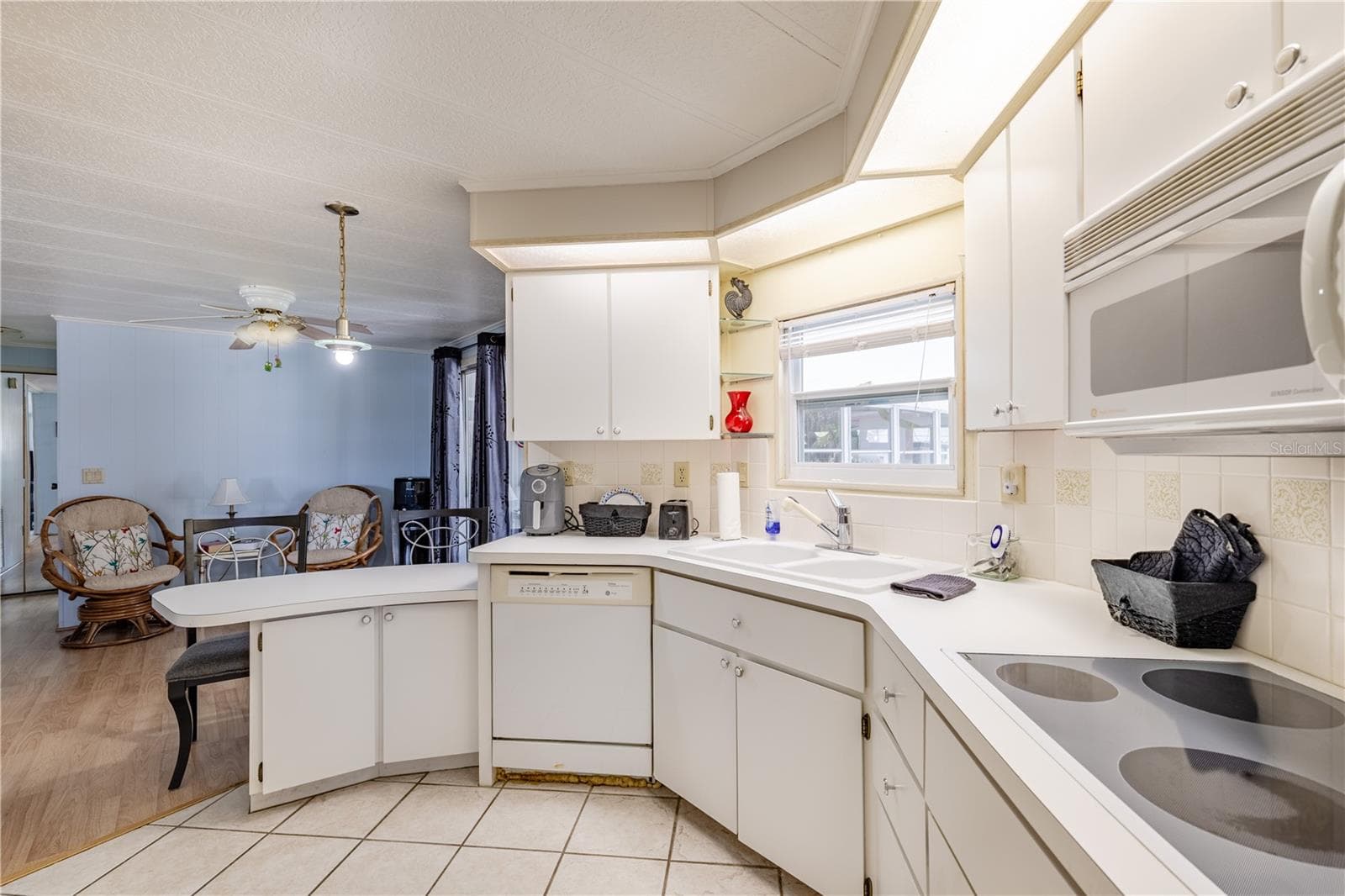 Manufactured Home at 1004 TODD WAY, TAVARES, photo 31 of 49