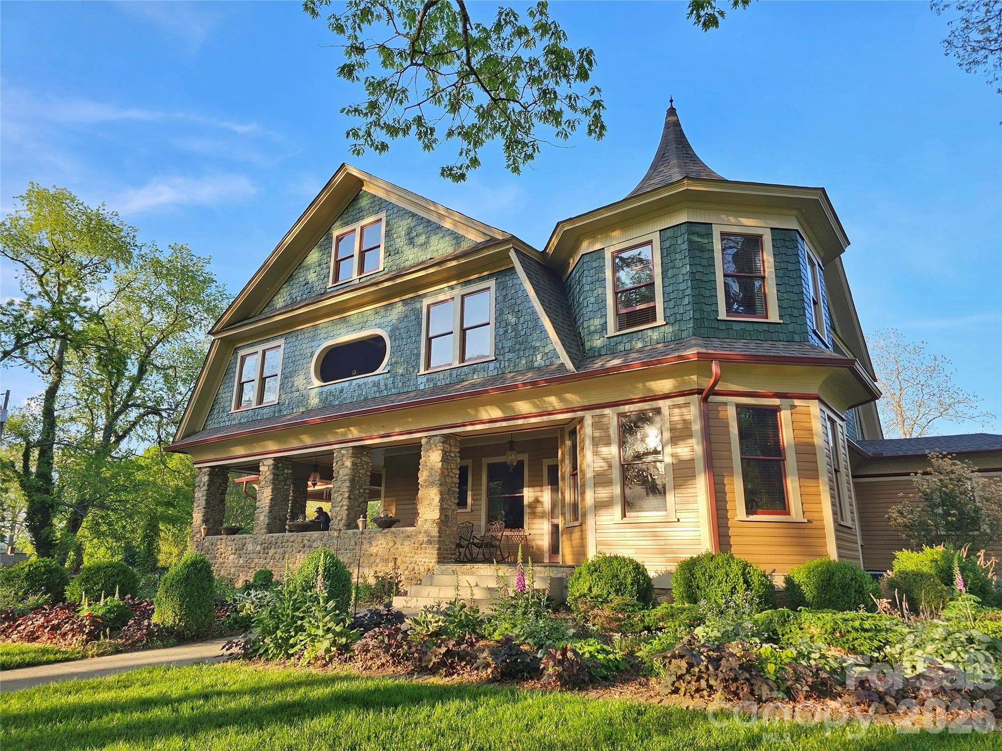 Single Family Residence at Waynesville, photo 2 of 48