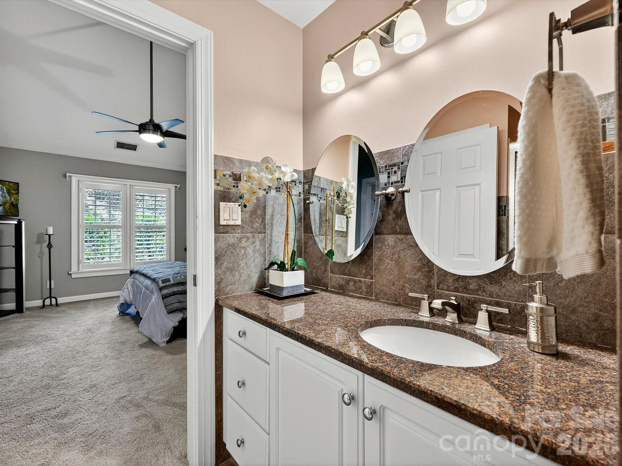 Condominium at 7444 Hurstbourne Green Drive, Charlotte, photo 20 of 24