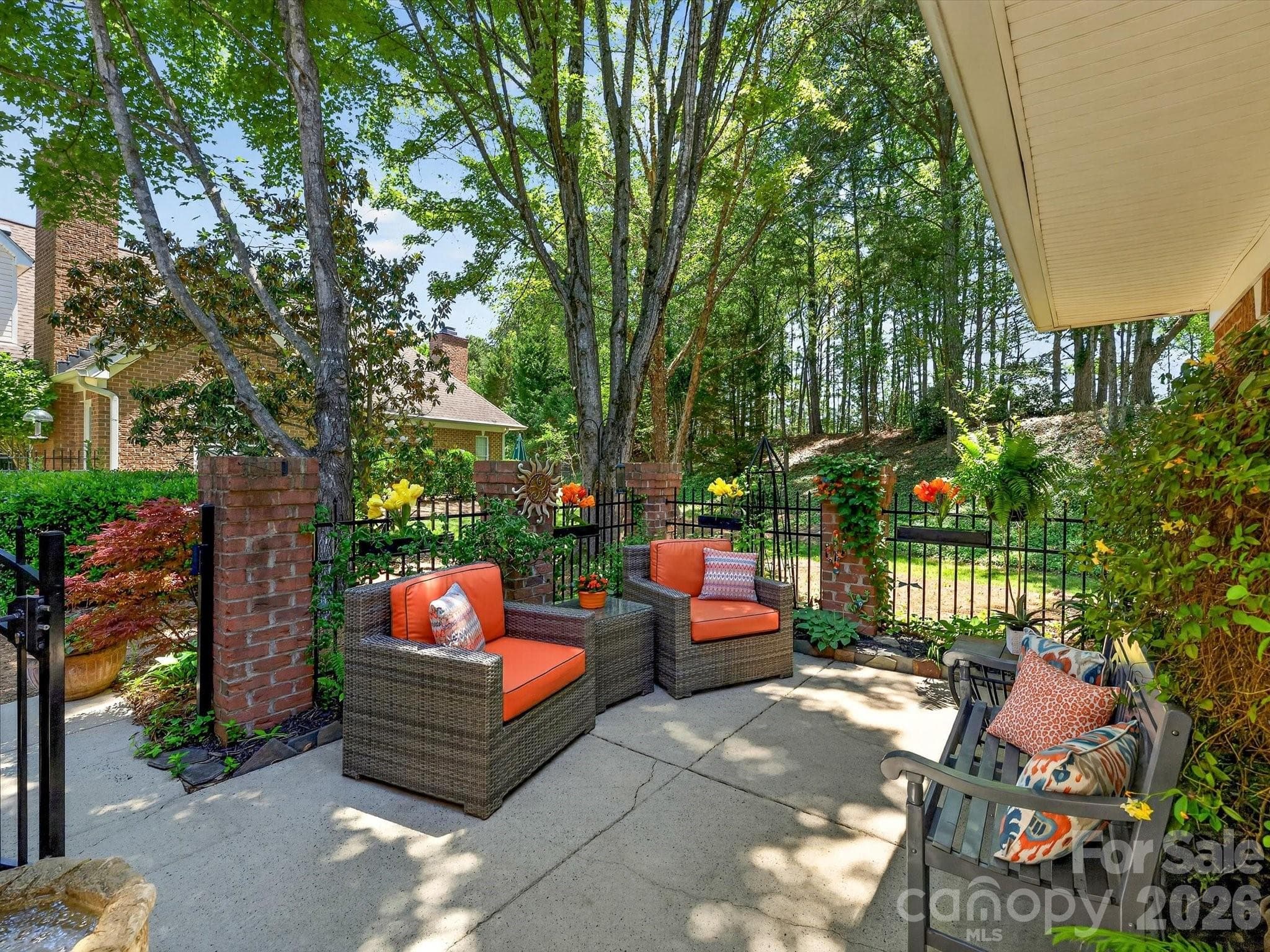Condominium at Charlotte, photo 4 of 24