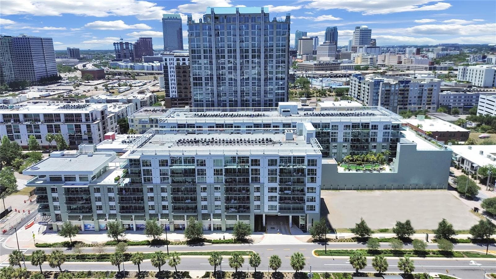 Condominium at 912 CHANNELSIDE DR #2805, TAMPA, photo 2 of 79