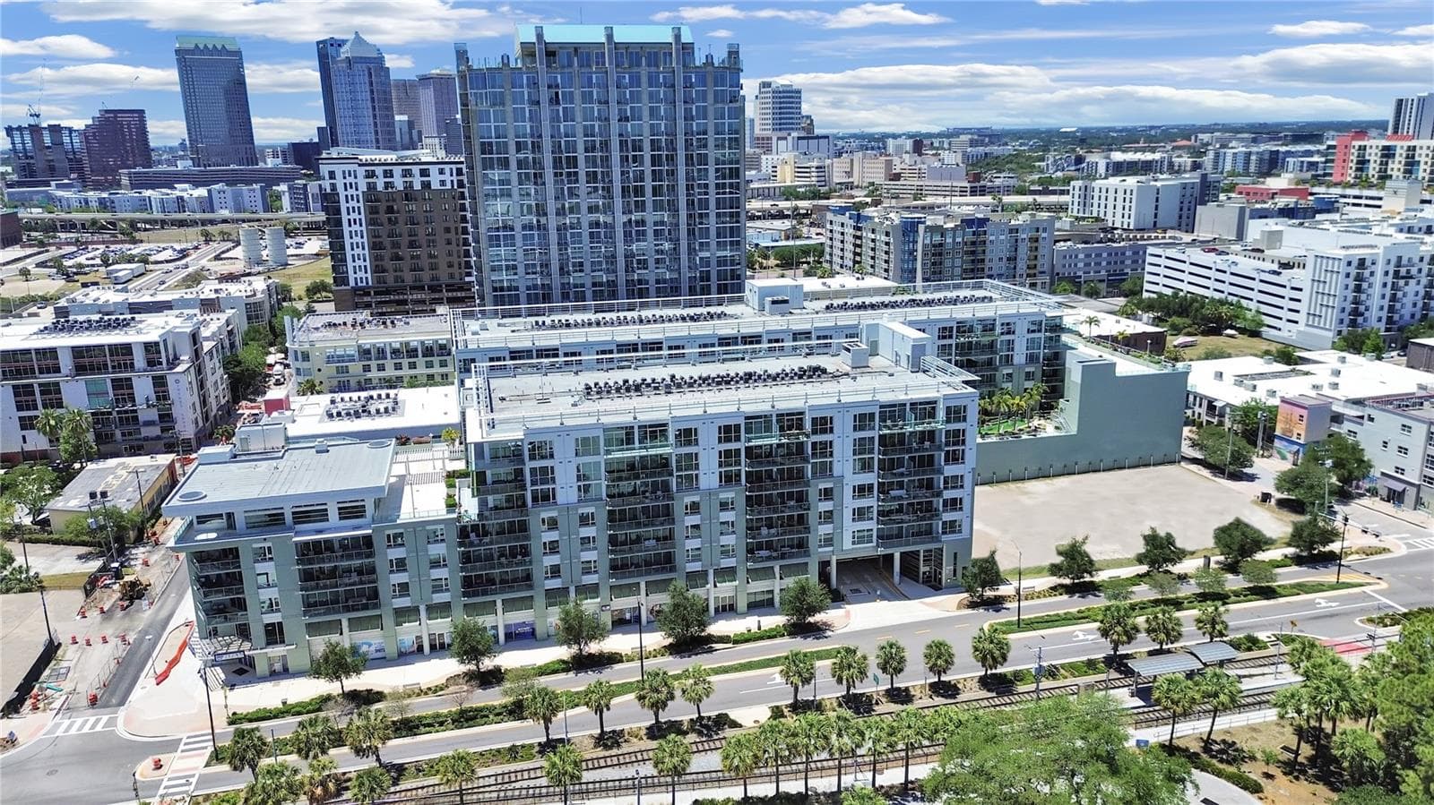 Condominium at 912 CHANNELSIDE DR #2805, TAMPA, photo 3 of 79