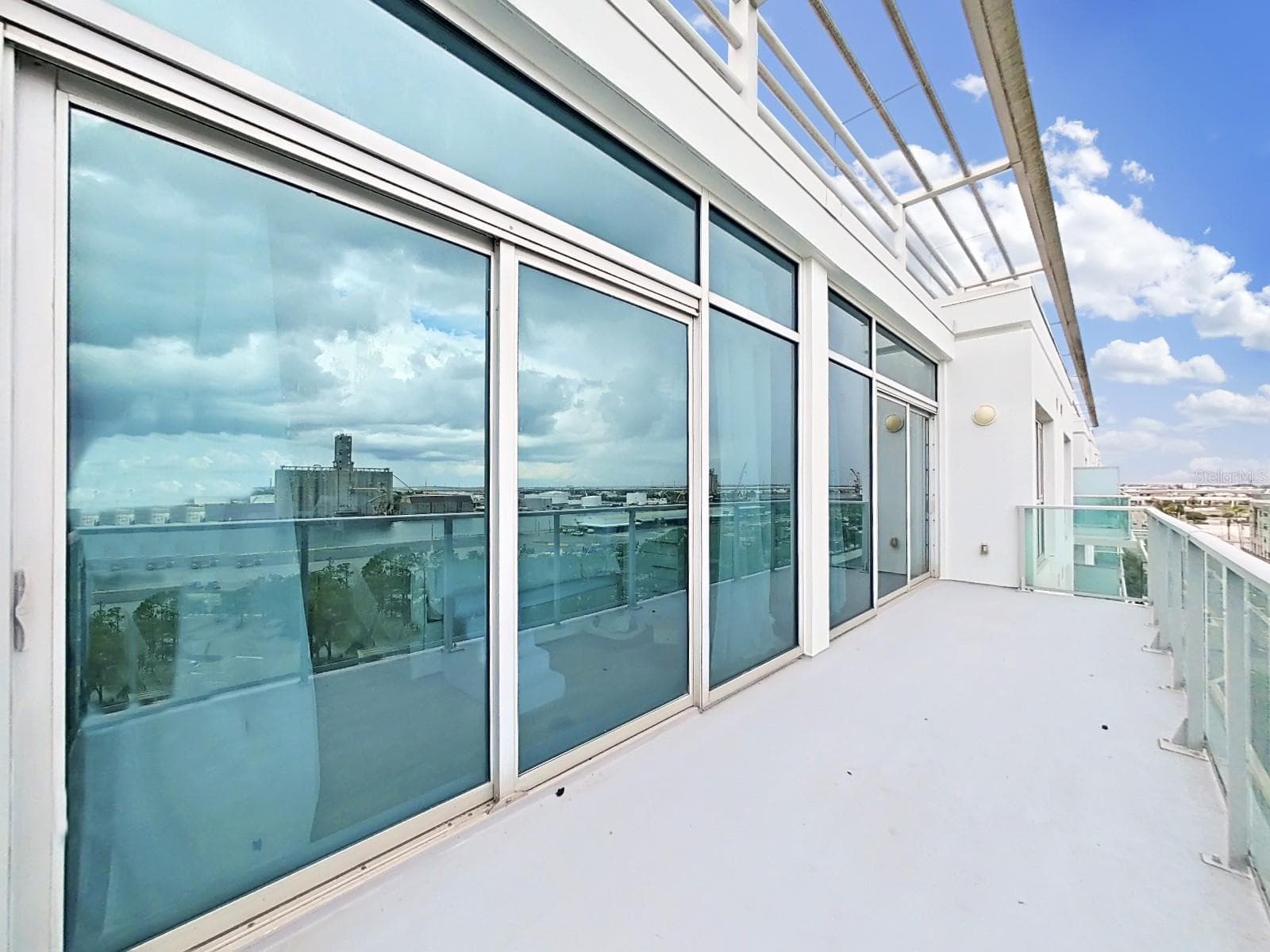 Condominium at 912 CHANNELSIDE DR #2805, TAMPA, photo 7 of 79