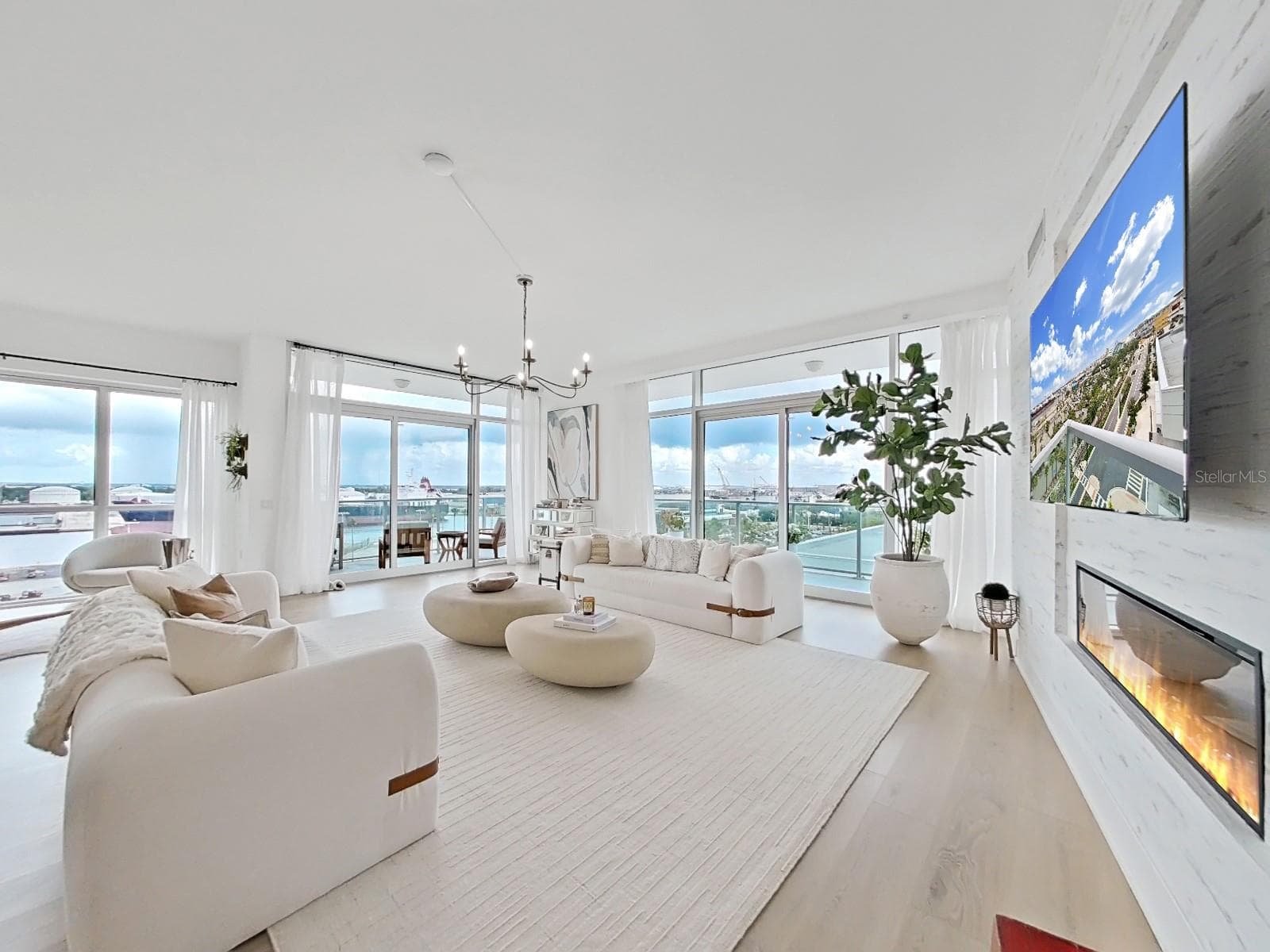Condominium at 912 CHANNELSIDE DR #2805, TAMPA, photo 13 of 79