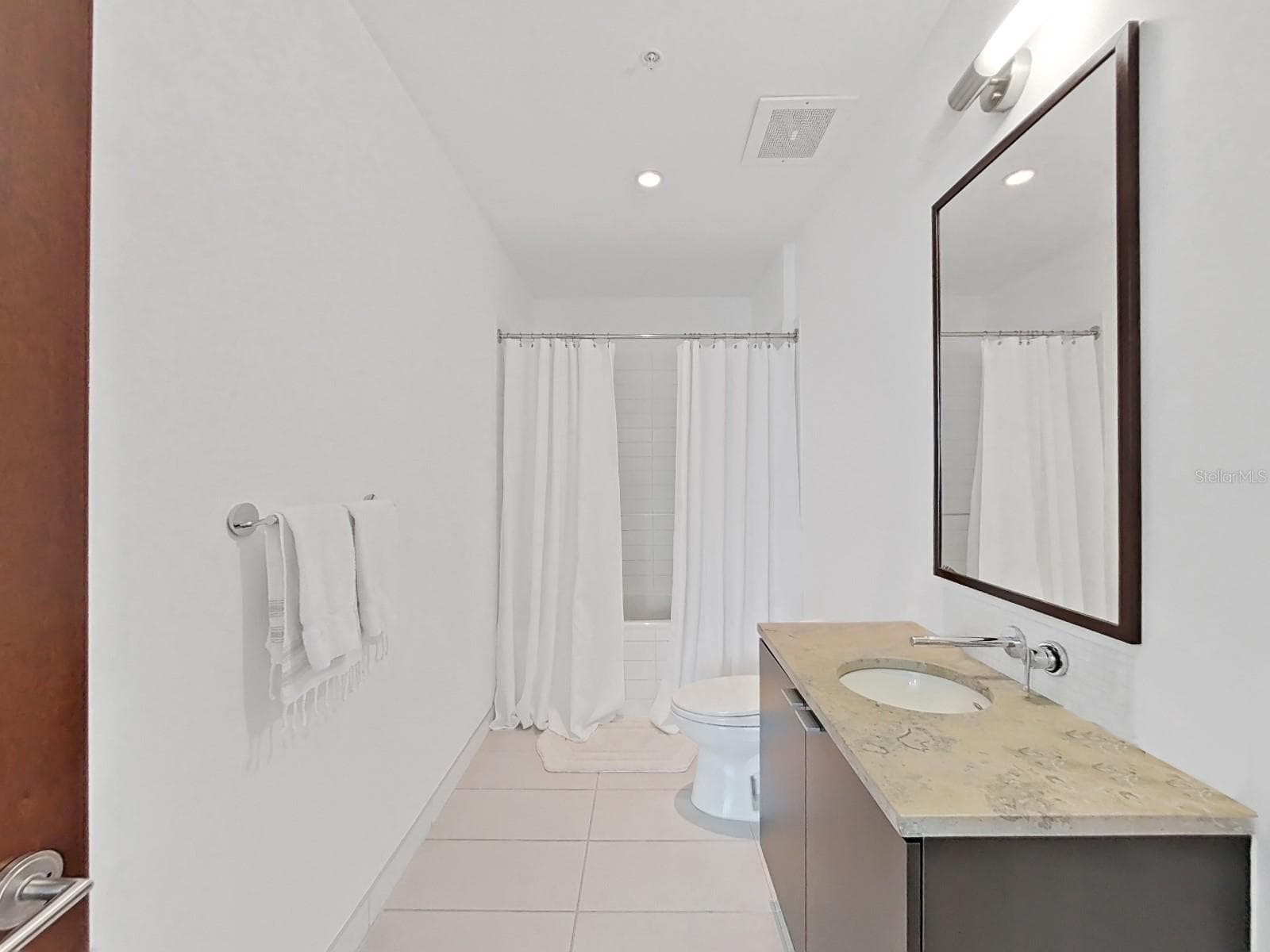 Condominium at 912 CHANNELSIDE DR #2805, TAMPA, photo 30 of 79