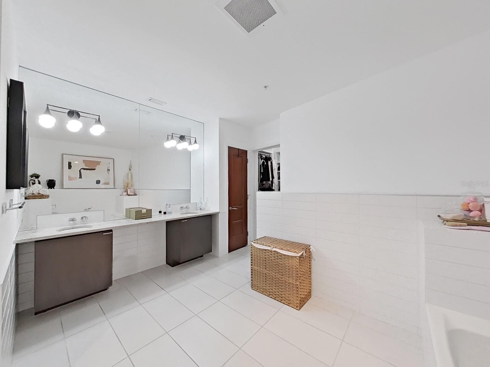 Condominium at 912 CHANNELSIDE DR #2805, TAMPA, photo 40 of 79