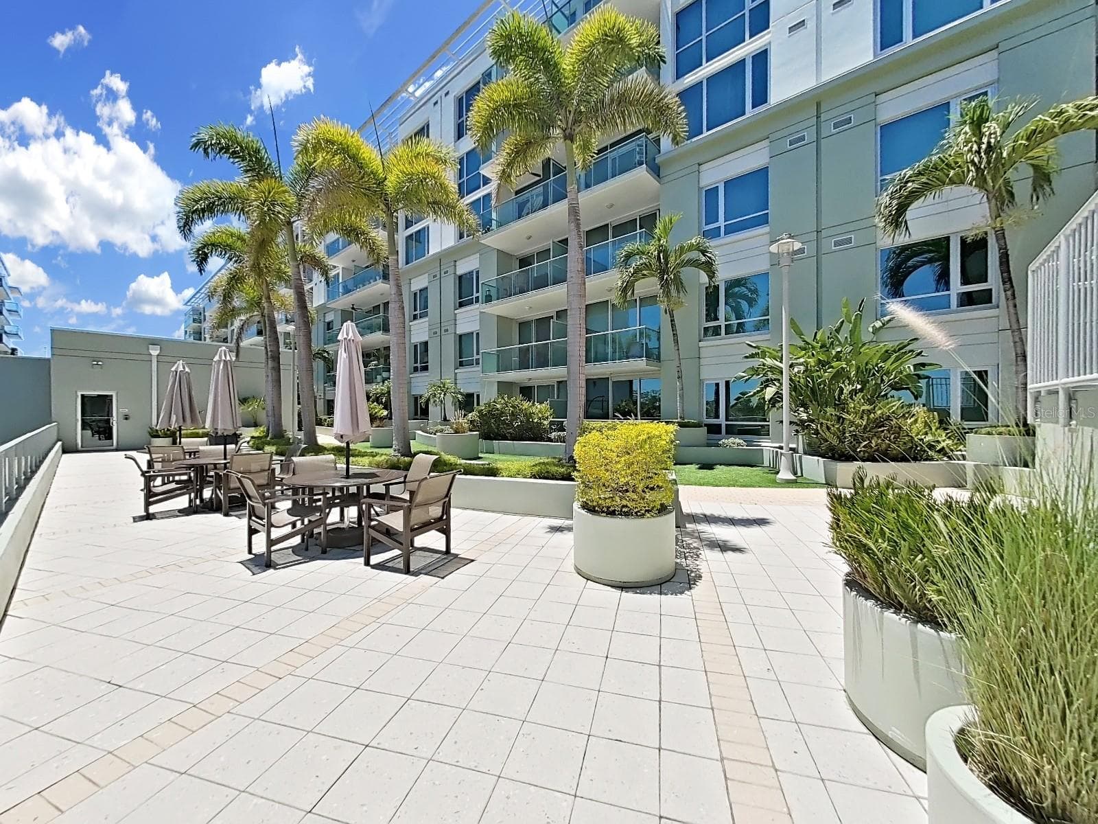 Condominium at 912 CHANNELSIDE DR #2805, TAMPA, photo 77 of 79