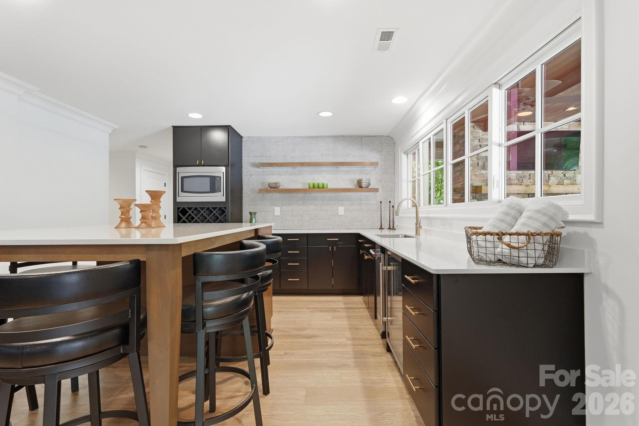 Lower level kitchen - 235 Grey Road, Davidson