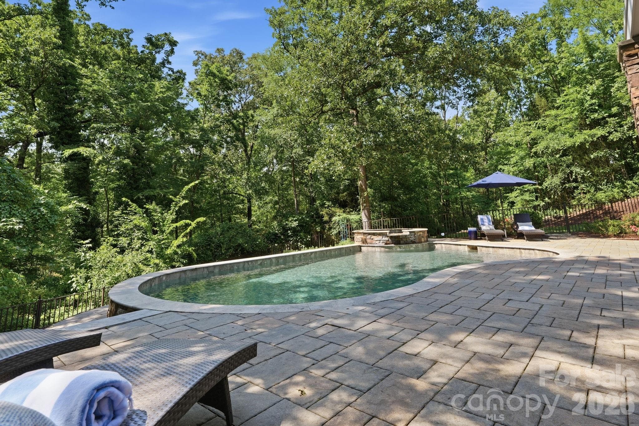 Salt-water pool and total privacy! - 235 Grey Road, Davidson
