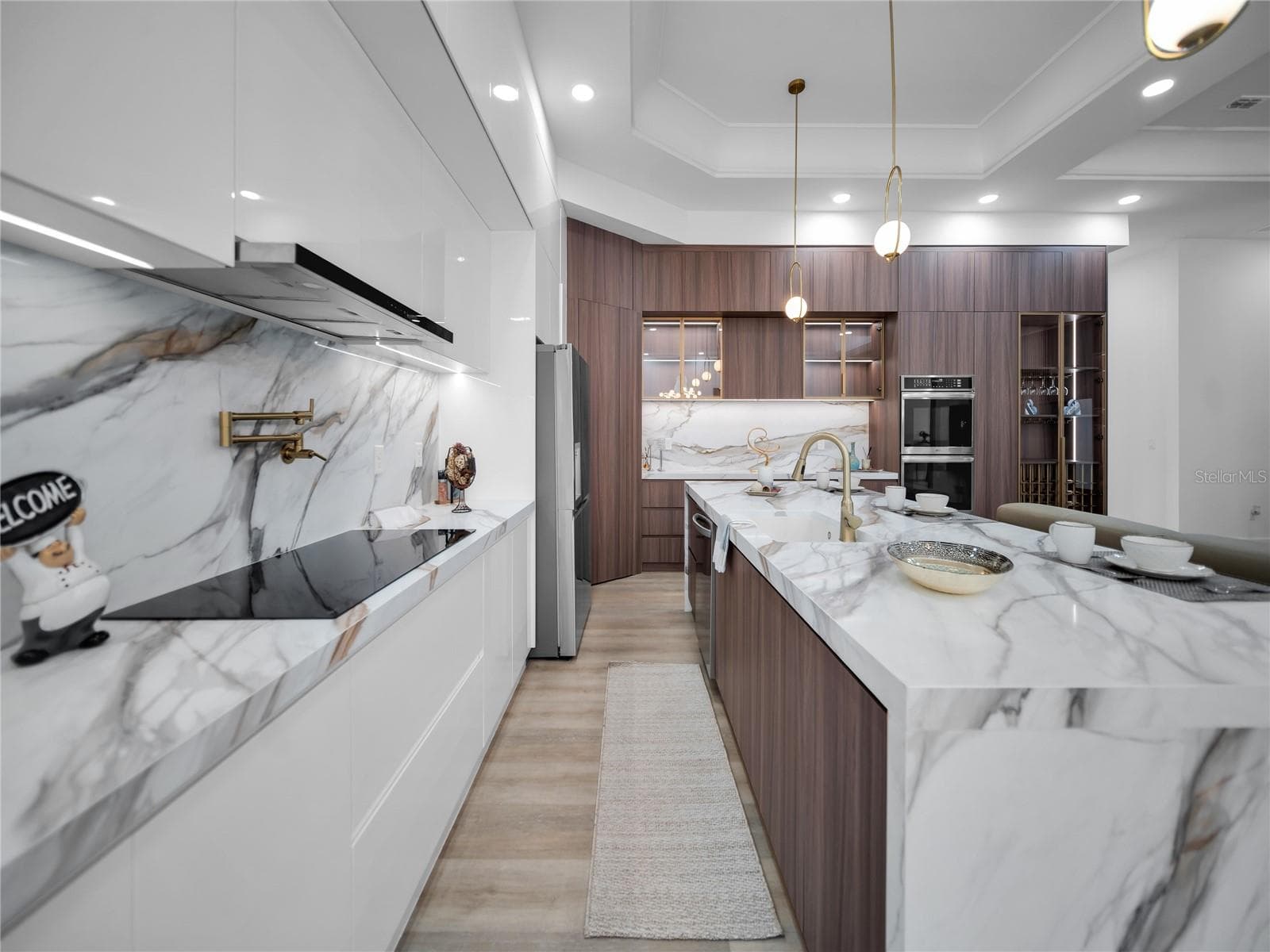 Gourmet kitchen with custom cabinetry - 11241 OSWALT RD, CLERMONT