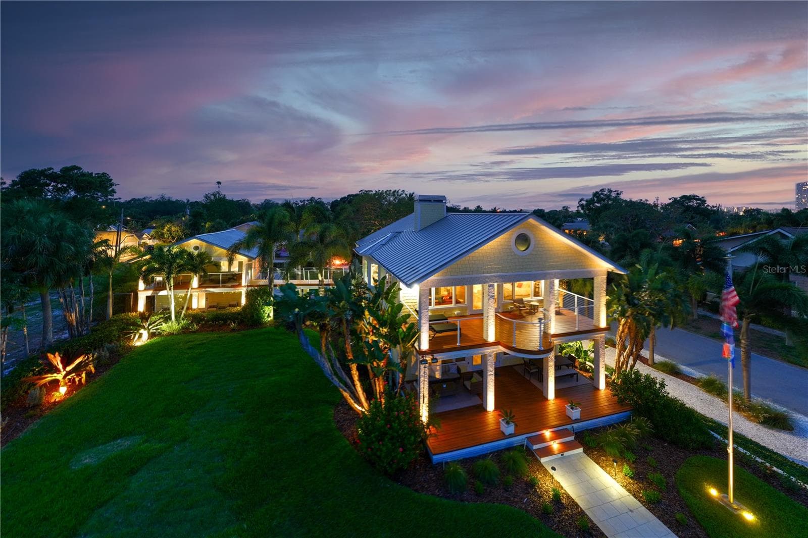 Single Family Residence at 1803 BEACH DR SE, ST PETERSBURG, photo 2 of 100