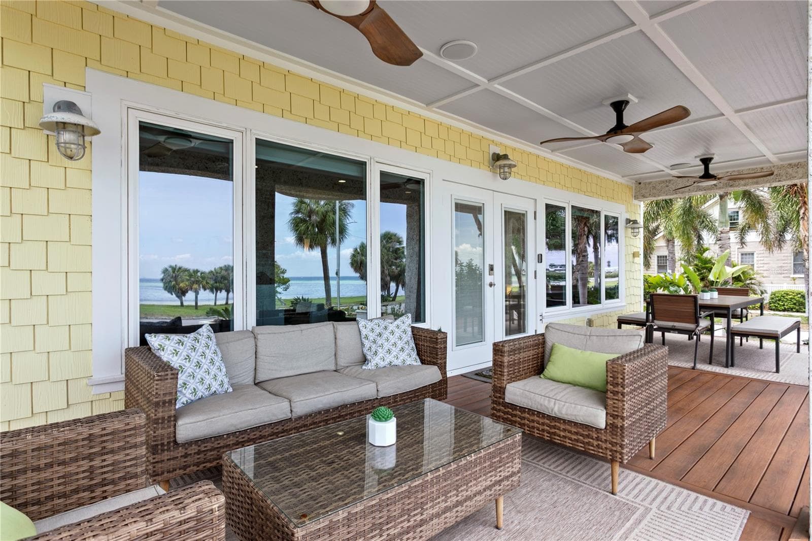 Single Family Residence at 1803 BEACH DR SE, ST PETERSBURG, photo 5 of 100