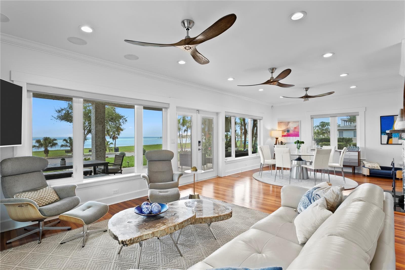 Single Family Residence at 1803 BEACH DR SE, ST PETERSBURG, photo 10 of 100