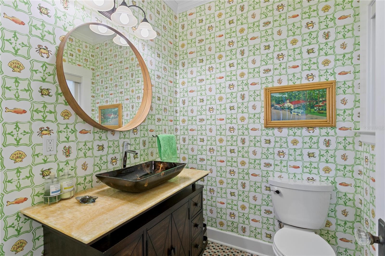 Single Family Residence at 1803 BEACH DR SE, ST PETERSBURG, photo 11 of 100