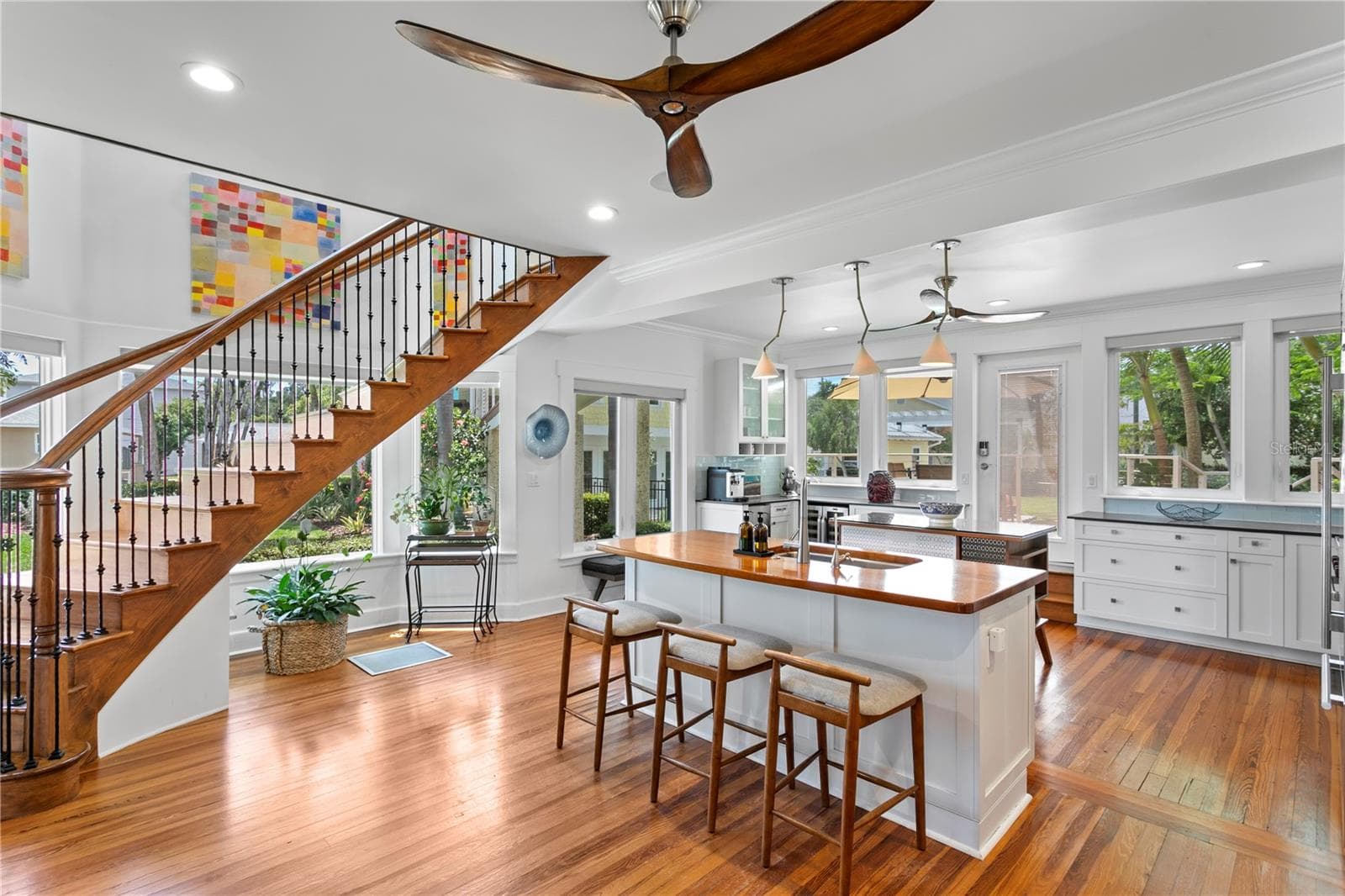Single Family Residence at 1803 BEACH DR SE, ST PETERSBURG, photo 14 of 100