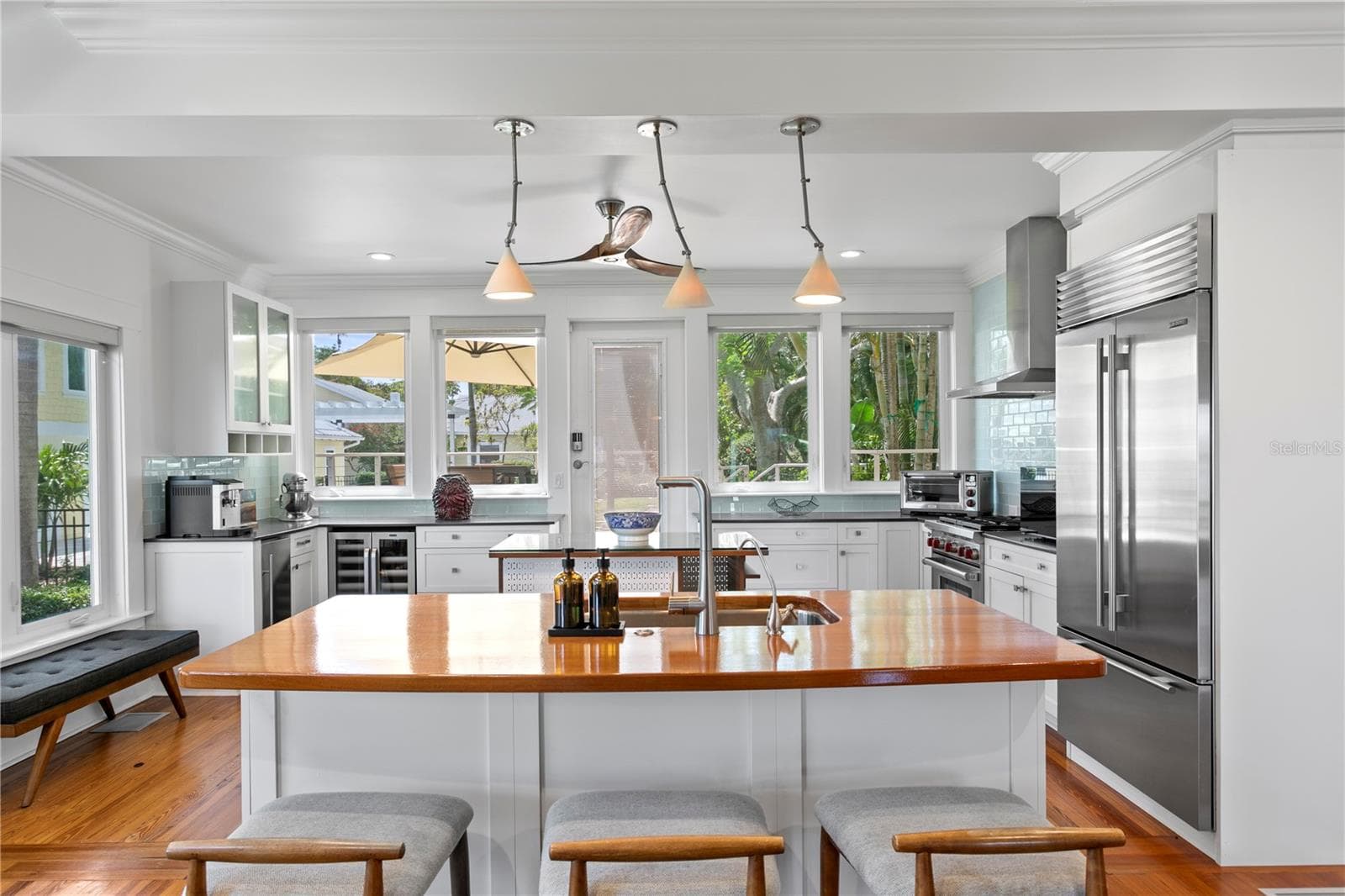 Single Family Residence at 1803 BEACH DR SE, ST PETERSBURG, photo 16 of 100