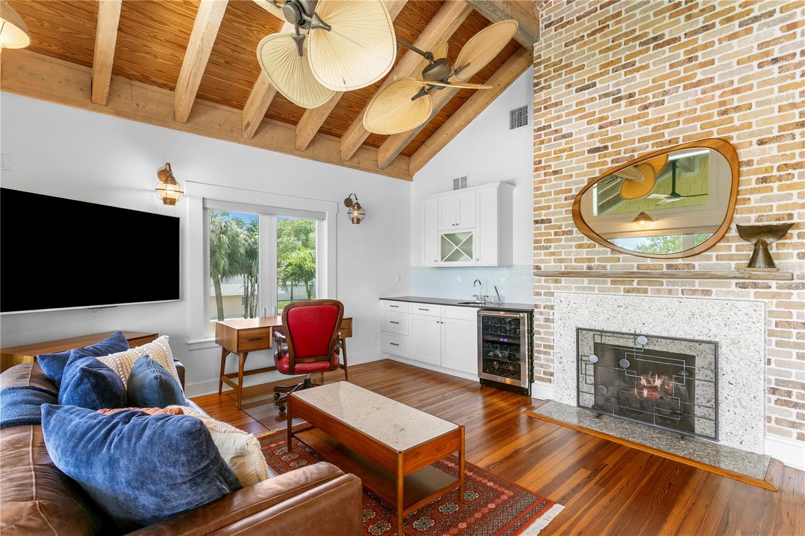 Single Family Residence at 1803 BEACH DR SE, ST PETERSBURG, photo 39 of 100