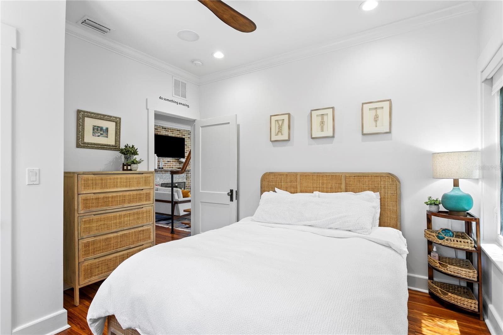 Single Family Residence at 1803 BEACH DR SE, ST PETERSBURG, photo 50 of 100