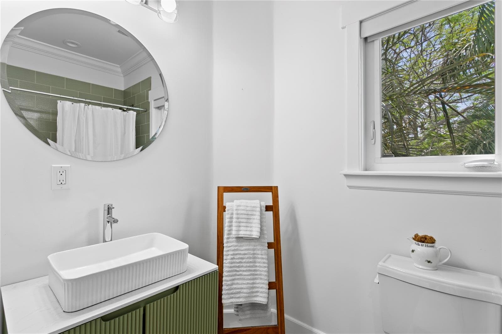 Single Family Residence at 1803 BEACH DR SE, ST PETERSBURG, photo 51 of 100