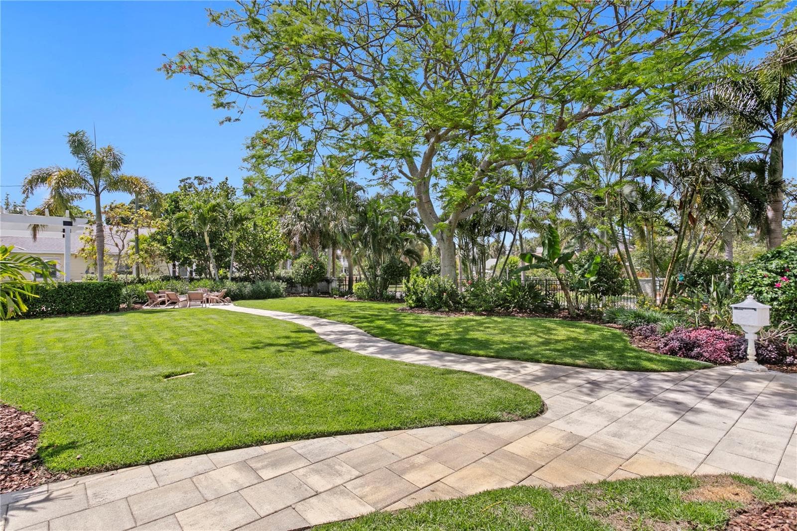 Single Family Residence at 1803 BEACH DR SE, ST PETERSBURG, photo 82 of 100
