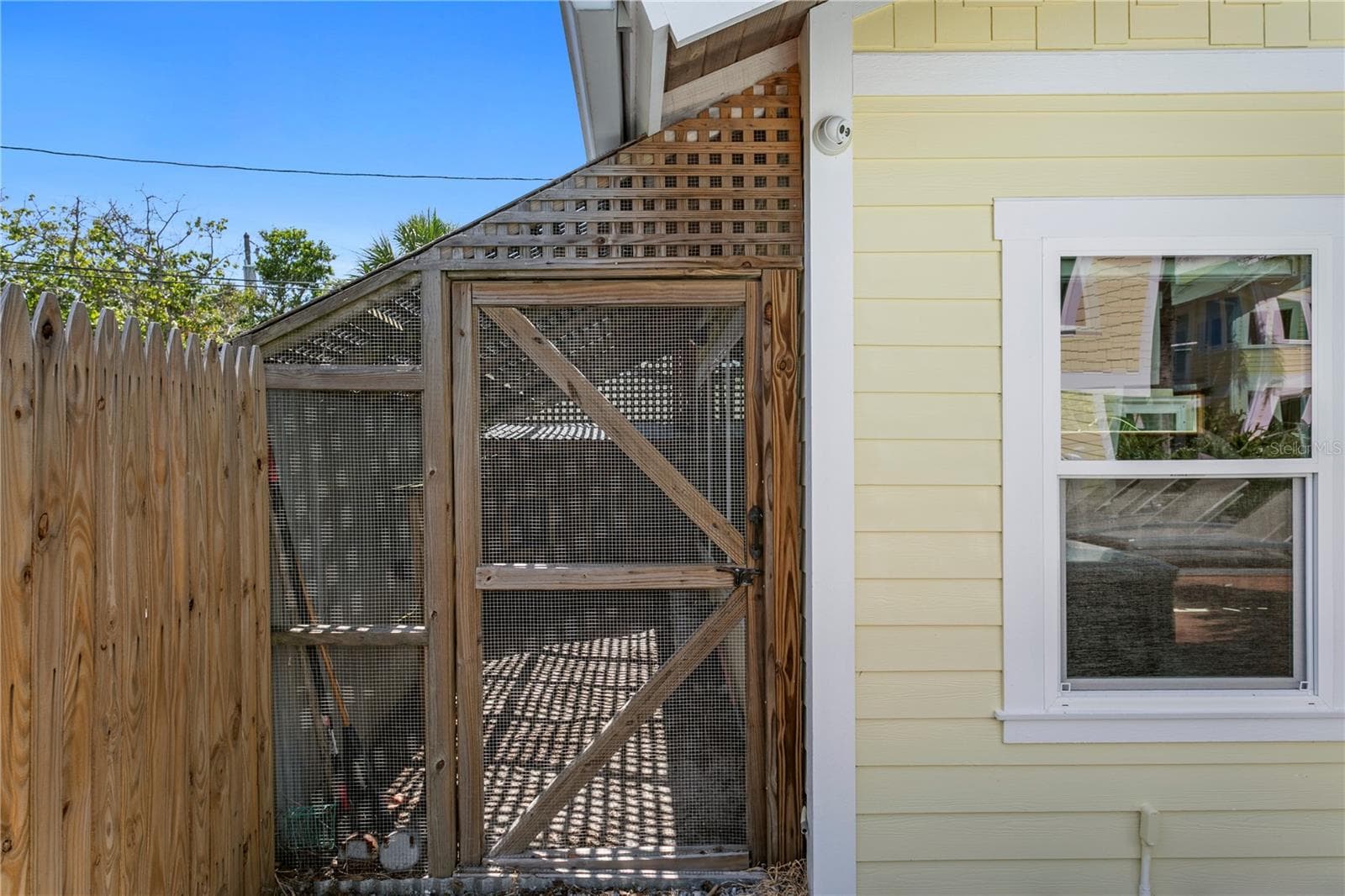 Single Family Residence at 1803 BEACH DR SE, ST PETERSBURG, photo 92 of 100
