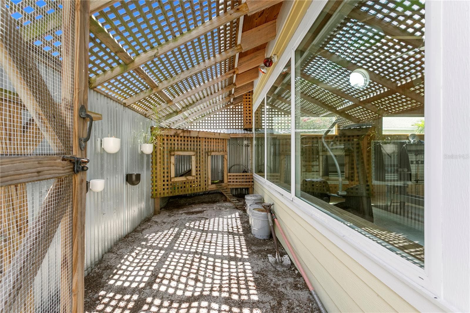 Single Family Residence at 1803 BEACH DR SE, ST PETERSBURG, photo 93 of 100