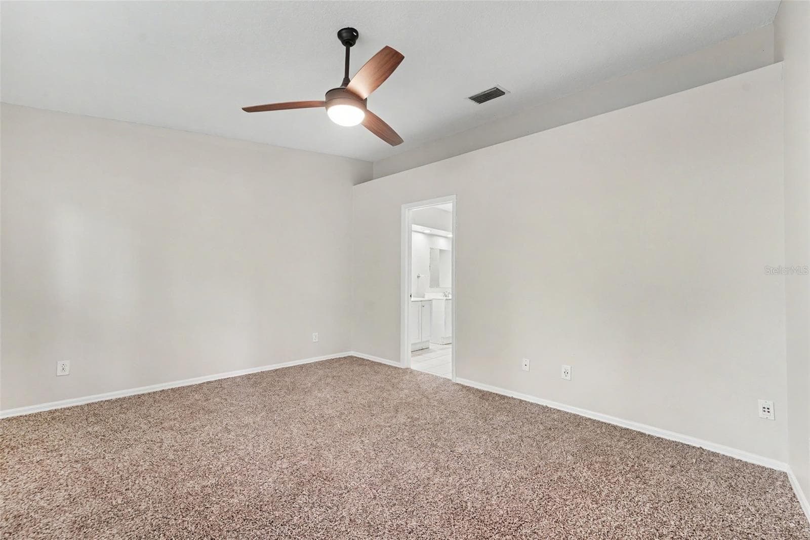 Single Family Residence at 7603 SAVANNAH LN, TAMPA, photo 13 of 20